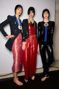 armani-prive-hc-bks-m-rs19-3113.thumb.jpg.760636cfa553b80060e98072daeca569.jpg