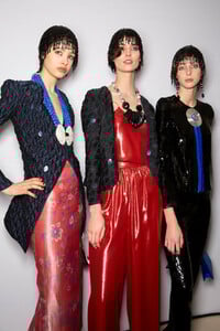 armani-prive-hc-bks-m-rs19-3115.thumb.jpg.ca6fdef151a3b49c6de76d48704fbb10.jpg