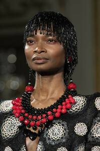 armani-prive-hc-clp-rs19-0915.thumb.jpg.b8a257d31b9758e55cccb9a1c4b23dd8.jpg