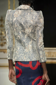 armani-prive-hc-clp-rs19-0960.thumb.jpg.e57f07d2d9bb7c261e6230f83df52080.jpg