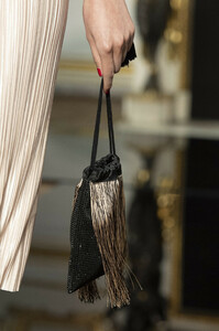 armani-prive-hc-clp-rs19-1006.thumb.jpg.b9ea9d226331b3cb66ecd318186bb488.jpg