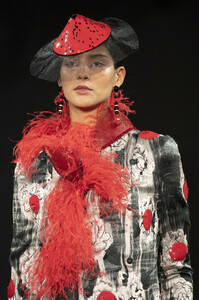 armani-prive-hc-clp-rs19-1124.thumb.jpg.a3acaf874ebe35103665b6becf972797.jpg