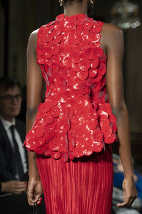 armani-prive-hc-clp-rs19-1375.thumb.jpg.9cd0222971ed5a89fc6275b2dccc92dd.jpg