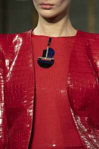 armani-prive-hc-clp-rs19-1711.thumb.jpg.89189d3688cb28eed5d95c0dbb91e2b2.jpg