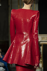 armani-prive-hc-clp-rs19-1721.thumb.jpg.6b799a1a905249bc4011646998440f1a.jpg