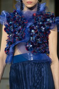 armani-prive-hc-clp-rs19-1938.thumb.jpg.36e1f6de9d294ec2a88c3443927d8ada.jpg
