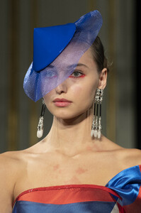 armani-prive-hc-clp-rs19-2044.thumb.jpg.aa2fd9cfa0764f0028fe1882d7a692ee.jpg