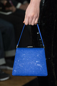 armani-prive-hc-clp-rs19-2422.thumb.jpg.c2dbcc45385406b39f34739a9df46cc2.jpg