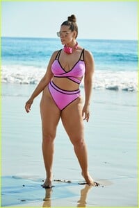 ashley-graham-goes-retro-for-new-swimsuits-for-all-collection-03.jpg