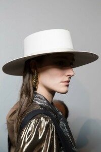 backstage-defile-alberta-ferretti-automne-hiver-2019-2020-milan-coulisses-133.jpg