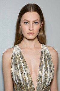 backstage-defile-alberta-ferretti-automne-hiver-2019-2020-milan-coulisses-245.thumb.jpg.457c328a98c971c0c24f9fee2e008dbb.jpg