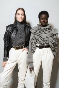 backstage-defile-alberta-ferretti-automne-hiver-2019-2020-milan-coulisses-51.thumb.jpg.abc670545daa152337882e09c822b418.jpg