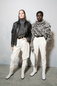 backstage-defile-alberta-ferretti-automne-hiver-2019-2020-milan-coulisses-53.thumb.jpg.642c02c70534cd2df6d99892ab4e4138.jpg