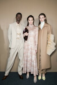 backstage-defile-boss-automne-hiver-2019-2020-new-york-coulisses-114.thumb.jpg.c7c87a06a23242cb8cacc0fadf3544af.jpg