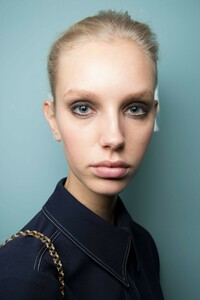backstage-defile-brock-collection-automne-hiver-2019-2020-new-york-coulisses-22.thumb.jpg.71d587b9221fa4bca040da6d00990edb.jpg