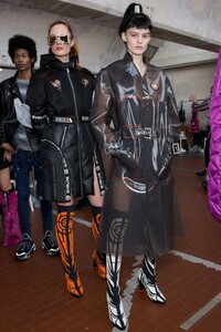 backstage-defile-byblos-automne-hiver-2019-2020-milan-coulisses-32.thumb.jpg.1c7197a02334e180cc8a7cda7879e292.jpg