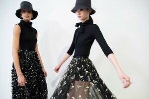 backstage-defile-christian-dior-automne-hiver-2019-2020-paris-coulisses-101.thumb.jpg.f2359cb49886e483380d638e565c257a.jpg