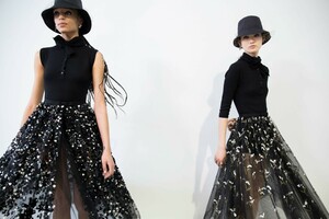 backstage-defile-christian-dior-automne-hiver-2019-2020-paris-coulisses-103.thumb.jpg.ea02a542c8b19355f99e0181e8f5b3b0.jpg