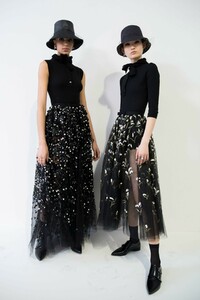 backstage-defile-christian-dior-automne-hiver-2019-2020-paris-coulisses-106.thumb.jpg.ef6169f057a427d710acf73e0f5dd3dc.jpg