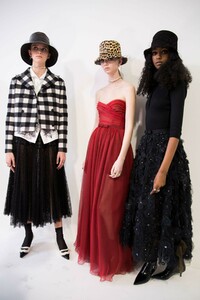 backstage-defile-christian-dior-automne-hiver-2019-2020-paris-coulisses-145.thumb.jpg.62d830c09efc51f08d78396cd623be13.jpg