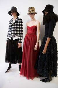 backstage-defile-christian-dior-automne-hiver-2019-2020-paris-coulisses-146.thumb.jpg.74a86fbcb179f56d7b51dfadbe02e49b.jpg