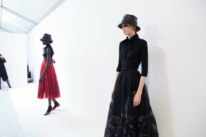 backstage-defile-christian-dior-automne-hiver-2019-2020-paris-coulisses-171.thumb.jpg.ae7dc17cea88cb5391ae99ca5cc5a31c.jpg