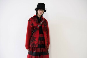 backstage-defile-christian-dior-automne-hiver-2019-2020-paris-coulisses-208.thumb.jpg.53f83d431712409893492d7d31b35217.jpg