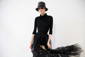 backstage-defile-christian-dior-automne-hiver-2019-2020-paris-coulisses-270.thumb.jpg.f1d2bbbf0b2903a60e8f437c3e9cc0b5.jpg