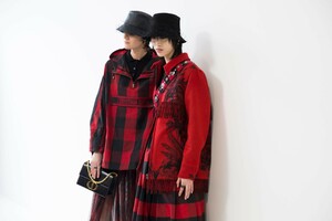 backstage-defile-christian-dior-automne-hiver-2019-2020-paris-coulisses-66.thumb.jpg.94358e11d44fec8cdcfc1a8201d3b4ed.jpg