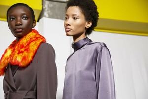 backstage-defile-dries-van-noten-automne-hiver-2019-2020-paris-coulisses-123.thumb.jpg.069f6db07e3547454922a7ed6bdbdb3f.jpg