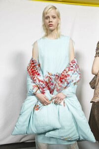 backstage-defile-dries-van-noten-automne-hiver-2019-2020-paris-coulisses-147.thumb.jpg.eb6623c65adab3d5e8321461d9580620.jpg