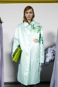 backstage-defile-dries-van-noten-automne-hiver-2019-2020-paris-coulisses-77.thumb.jpg.2ba614ff74a88be49788ff429fdd0009.jpg