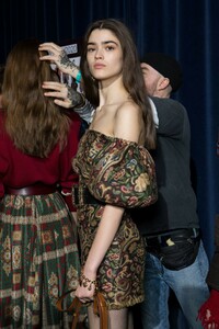 backstage-defile-etro-automne-hiver-2019-2020-milan-coulisses-103.thumb.jpg.786725888e19d0c8f00457912ca9a66a.jpg