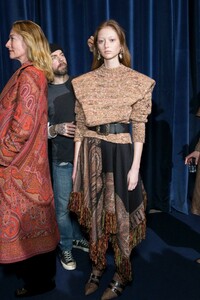 backstage-defile-etro-automne-hiver-2019-2020-milan-coulisses-158.thumb.jpg.1a3a19d890ea8e3cbe2e9741d33228f3.jpg