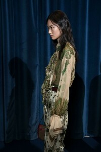 backstage-defile-etro-automne-hiver-2019-2020-milan-coulisses-20.thumb.jpg.8087b49d3039cffd198961ab37fbfc9d.jpg