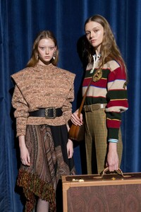 backstage-defile-etro-automne-hiver-2019-2020-milan-coulisses-84.thumb.jpg.4871a8fdccda5ebfaa740f77277a1a9d.jpg