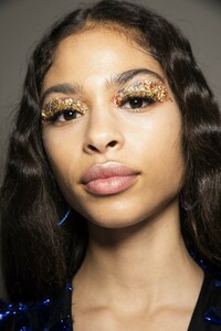 backstage-defile-halpern-automne-hiver-2019-2020-londres-coulisses-38.thumb.jpg.6271b3ec4365b2970b2231d71047e6c3.jpg