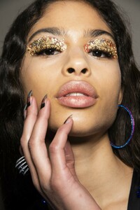 backstage-defile-halpern-automne-hiver-2019-2020-londres-coulisses-40.thumb.jpg.33bb038eb9b374ab0fd628ef73c34ae2.jpg