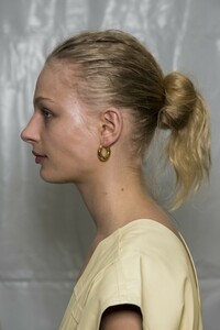 backstage-defile-jil-sander-automne-hiver-2019-2020-milan-coulisses-141.thumb.jpg.9173285983a4cee2bdc334ddb530a28c.jpg