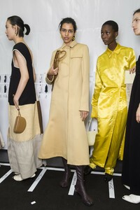 backstage-defile-jil-sander-automne-hiver-2019-2020-milan-coulisses-38.thumb.jpg.6b42fe8733c8687174f761fbc1186a9f.jpg
