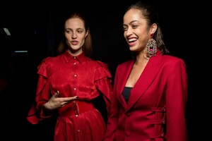 backstage-defile-koche-automne-hiver-2019-2020-paris-coulisses-90.thumb.jpg.25637368b608fc67a6cb7e596e15e41a.jpg