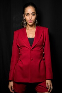 backstage-defile-koche-automne-hiver-2019-2020-paris-coulisses-99.thumb.jpg.048b2be7958cd348f991a99d7c127235.jpg