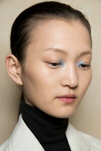 backstage-defile-lanvin-automne-hiver-2019-2020-paris-coulisses-3.thumb.jpg.fa2416a152ec7d0da5dfc14b3be1ddcd.jpg