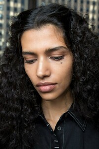 backstage-defile-longchamp-automne-hiver-2019-2020-new-york-coulisses-13.thumb.jpg.7e6003d3e0232c136f450e492a308666.jpg