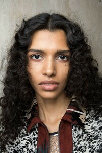 backstage-defile-longchamp-automne-hiver-2019-2020-new-york-coulisses-21.thumb.jpg.dee89a00de85ba9c790315e0257cdc57.jpg