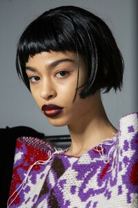 backstage-defile-matty-bovan-automne-hiver-2019-2020-londres-coulisses-19.thumb.jpg.f5fc1af8d1248cd2e0cdd86986b06b03.jpg