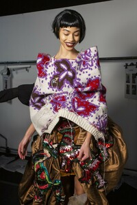backstage-defile-matty-bovan-automne-hiver-2019-2020-londres-coulisses-22.thumb.jpg.1f9c6d4219c8d09b9ae301ab31fc0651.jpg