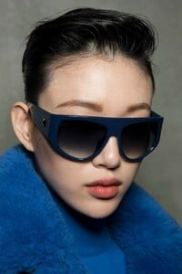 backstage-defile-max-mara-automne-hiver-2019-2020-milan-coulisses-198.thumb.jpg.0675671cc69e9195b38a68c3f3f7df05.jpg