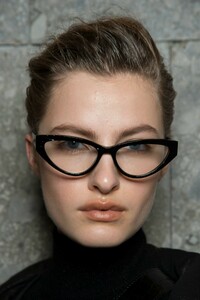 backstage-defile-max-mara-automne-hiver-2019-2020-milan-coulisses-203.thumb.jpg.4b2e56edbd8f84a5653da66fb505c1e8.jpg