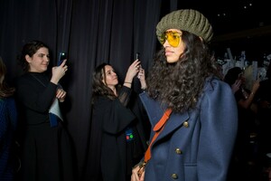 backstage-defile-michael-kors-automne-hiver-2019-2020-new-york-coulisses-119.thumb.jpg.78404f0b488b91f9ff034d3c02068a37.jpg